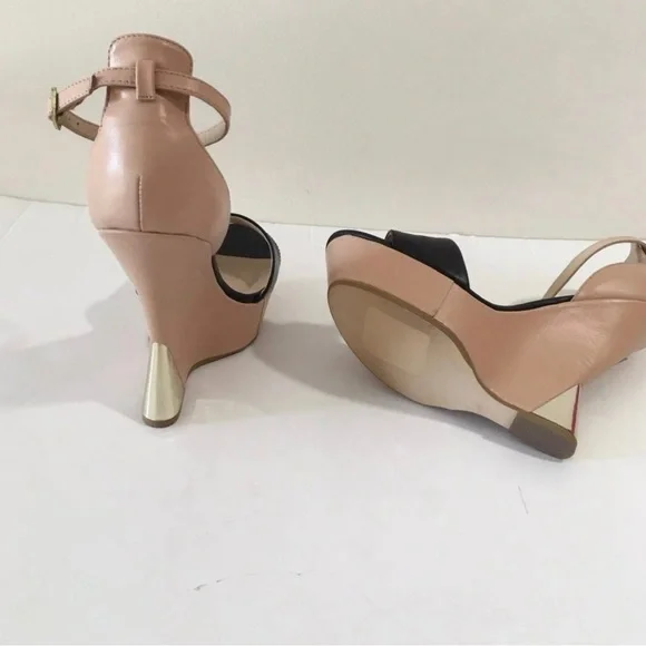 Steve Madden Beige Open-toe Wedges with Gold Heel Detail - Picture 8 of 9